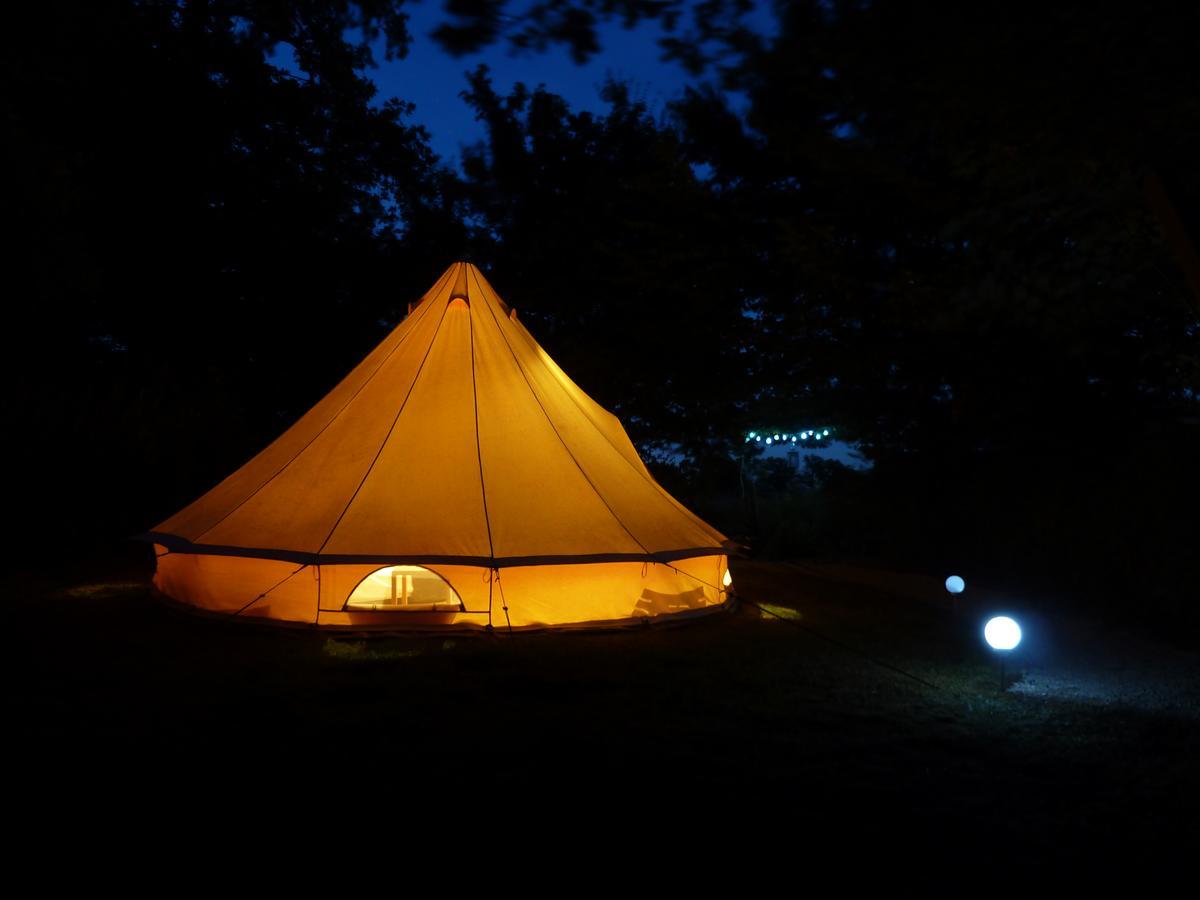 Camping Etang Du Camp Senergues Екстериор снимка